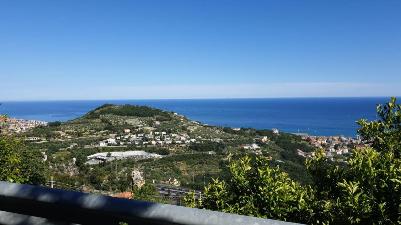 Alojamento de Acomodação e Pequeno-almoço Tra Cielo E Mare